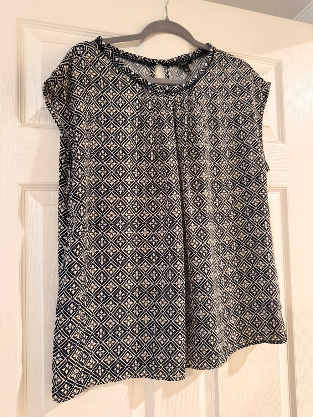Ann Taylor Factory Navy and White Geometric Cap-Sleeve Blouse